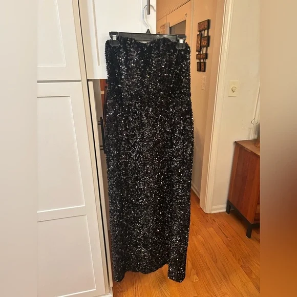 Helsi Leslie sequin strapless midi cocktail dress in black - Picture 4 of 7